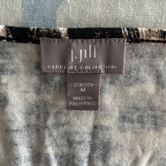 J JILL wearable collection, soft, comfortable top - Picture 2 of 4